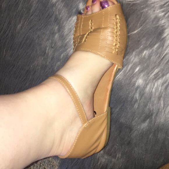 Tan Sandals with Buckles - Picture 6 of 6